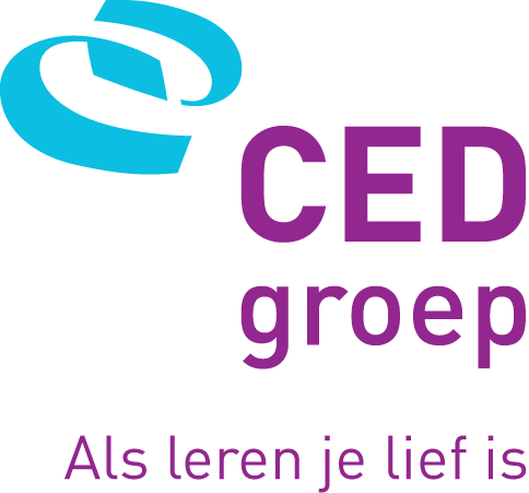 Obrazek przedstawia logo CED Groep. W górnej części widnieje niebieski symbol graficzny w formie stylizowanego znaku, obok którego znajduje się fioletowy napis „CED groep”. Pod spodem umieszczono hasło w języku niderlandzkim: „Als leren je lief is”, co oznacza „Jeśli nauka jest ci bliska”.